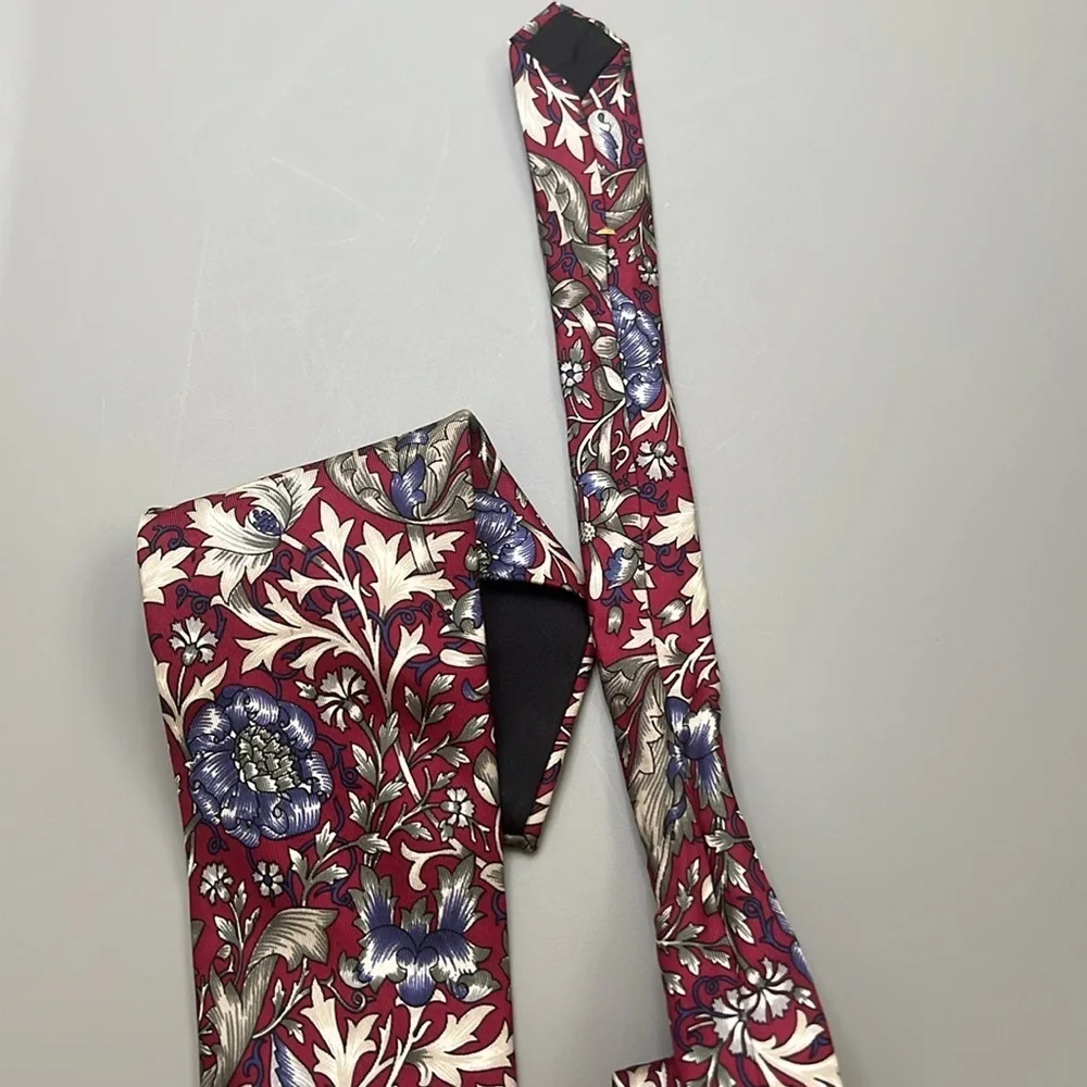Oscar de la Renta Red Floral Tie